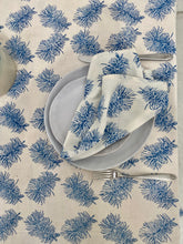 Load image into Gallery viewer, Bottlebrush Organic Cotton Napkin Set in Blue
