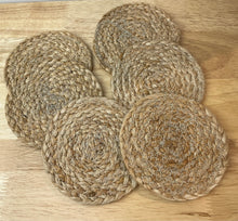 Load image into Gallery viewer, Round Jute Coaster Set in Natural
