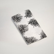 Load image into Gallery viewer, Bottlebrush Organic Cotton Napkin Set in Black
