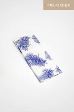 Load image into Gallery viewer, Bottlebrush Organic Cotton Napkin Set in Blue
