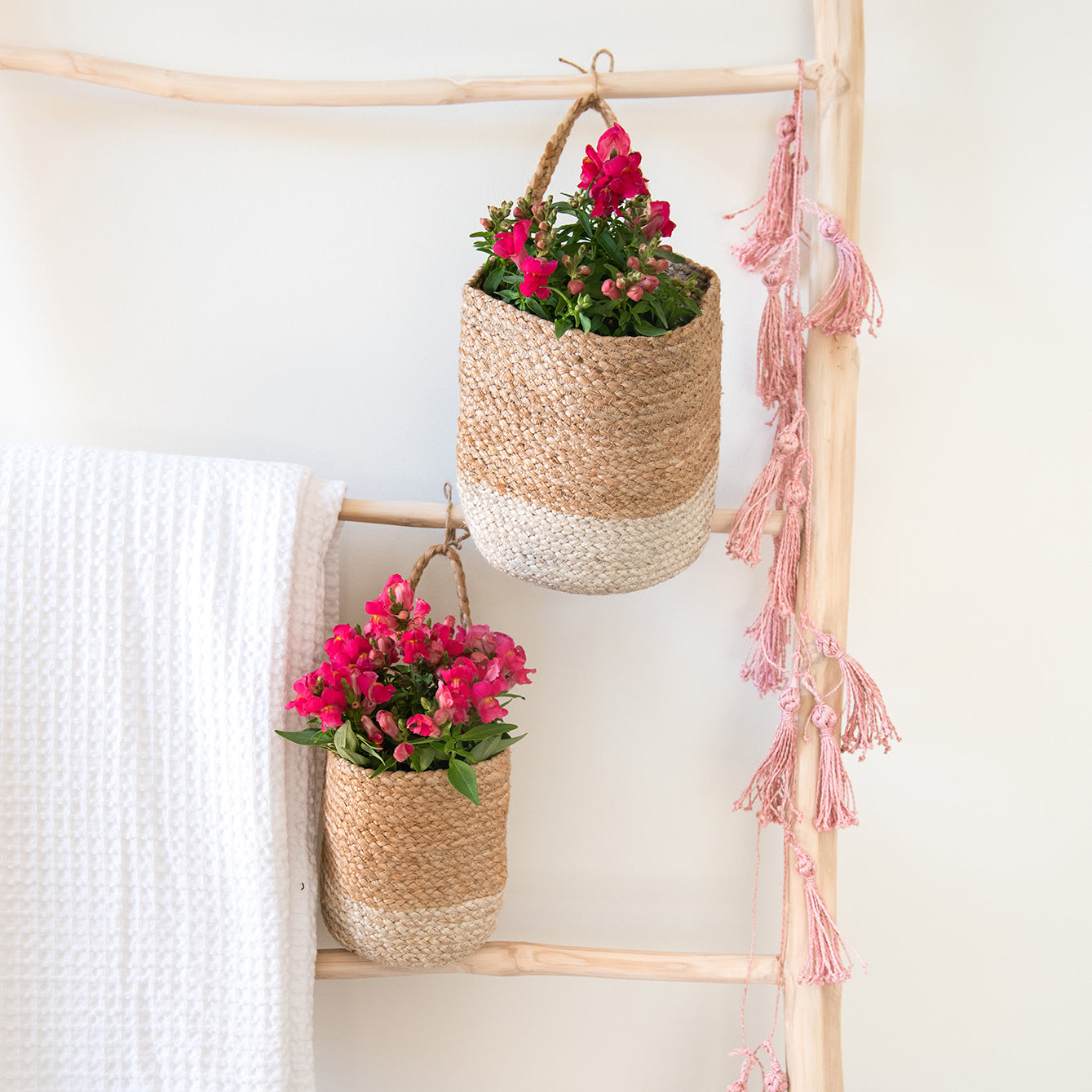 Two Tone Wall Basket Large Natural
